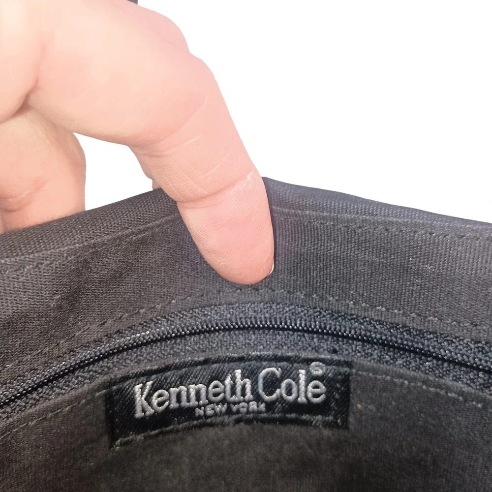 Kenneth Cole Reaction Purse SKUCH097 - Picture 2 of 7